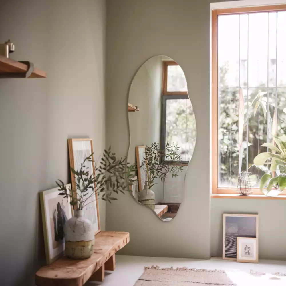 Organisch geformter Spiegel auffällige Ergänzung