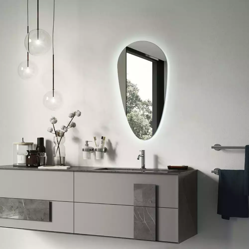 Spiegel tropfenform beleuchtet