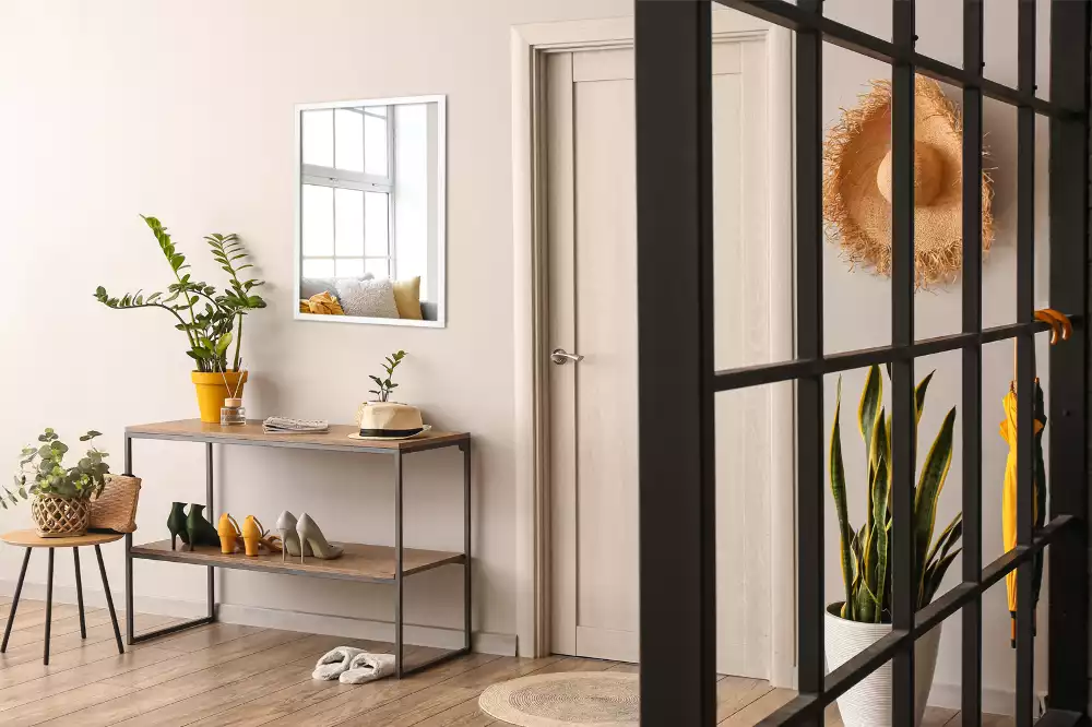 Rechteckiger spiegel dekorativ mit weißem rahmen