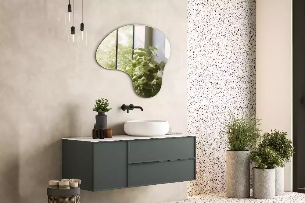 Spiegel organische form ohne rahmenaufhängung